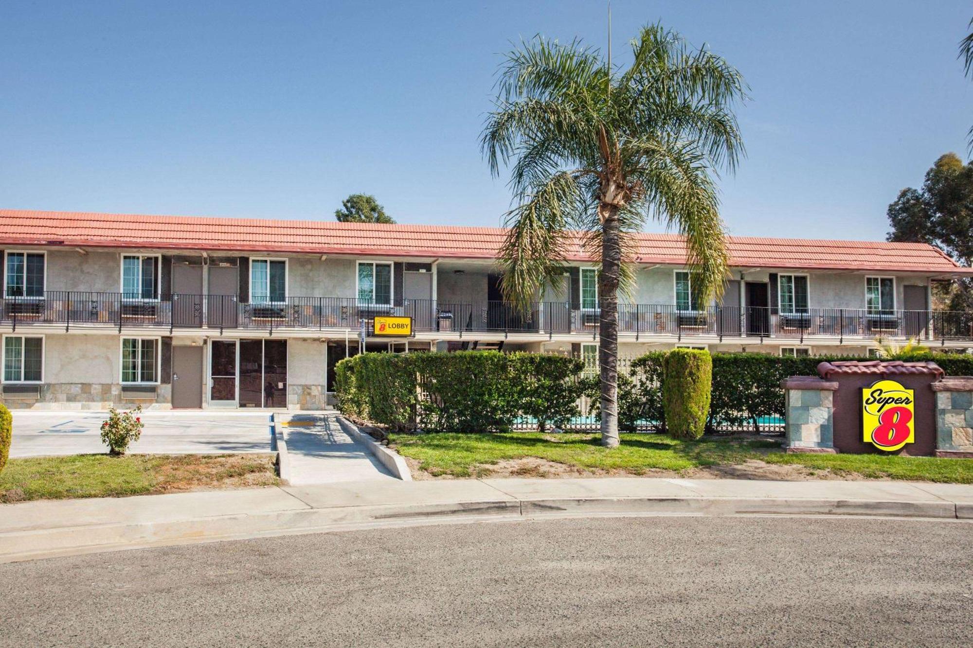 Super 8 by Wyndham Redlands/San Bernardino Motell Exteriör bild